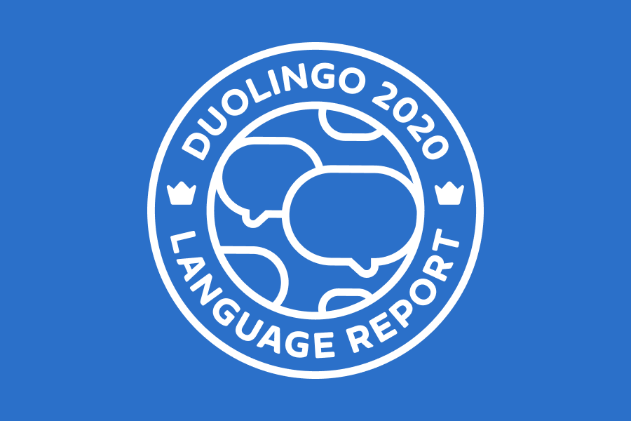 Ilustración del logo del Reporte de idiomas de Duolingo 2020 rodeando la Tierra. Los continentes son burbujas de diálogo